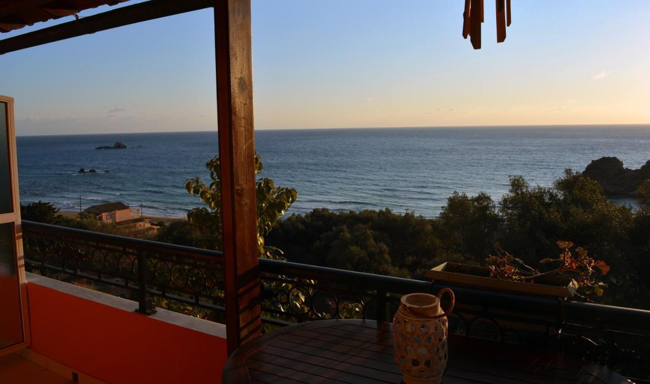 Papadatos Apts With Amazing View - 5Mins From The Beach Kontogialos Εξωτερικό φωτογραφία