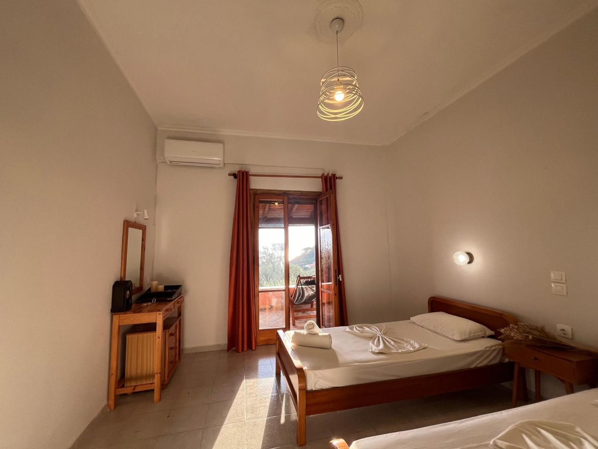 Papadatos Apts With Amazing View - 5Mins From The Beach Kontogialos Εξωτερικό φωτογραφία