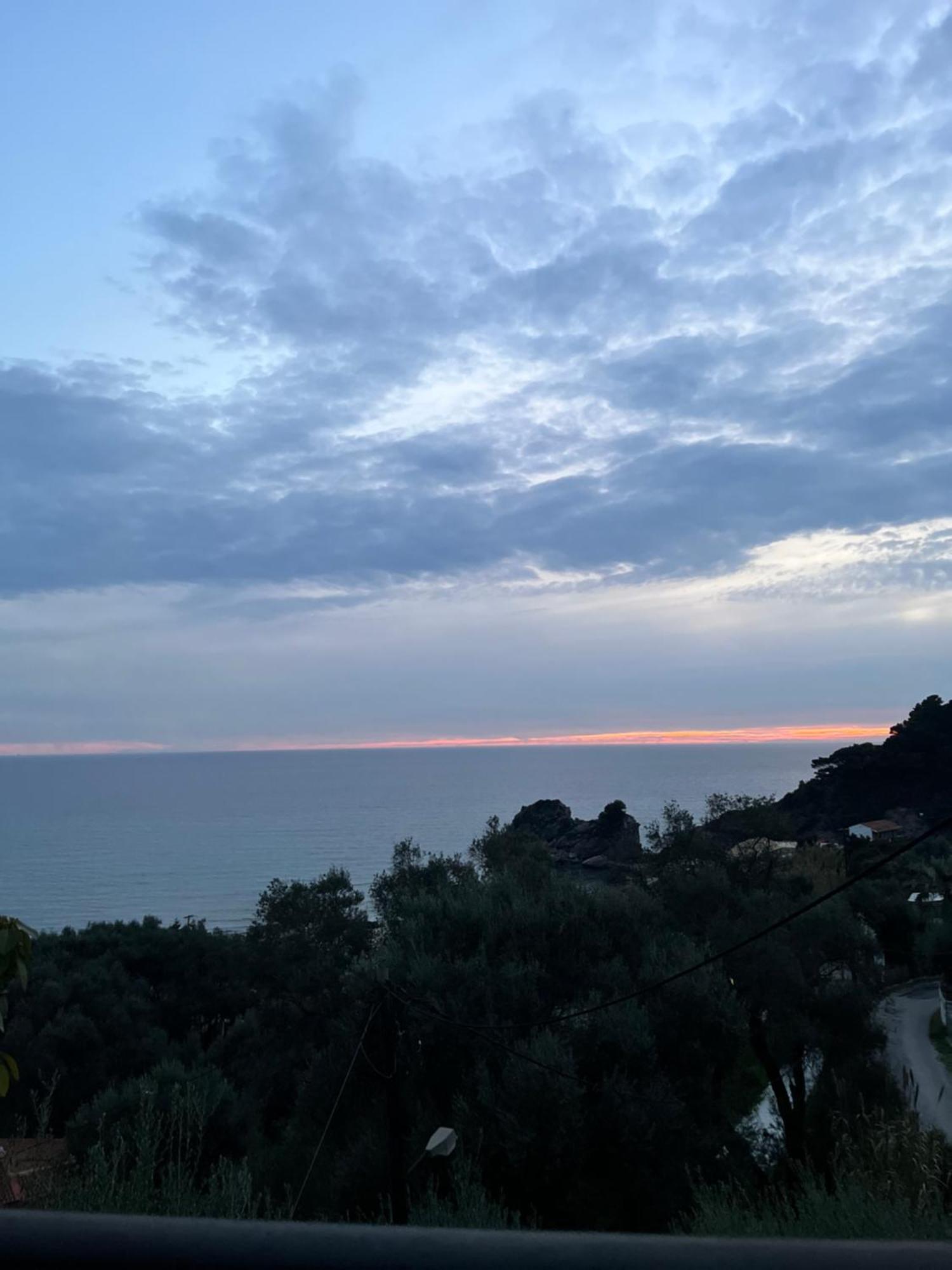 Papadatos Apts With Amazing View - 5Mins From The Beach Kontogialos Εξωτερικό φωτογραφία