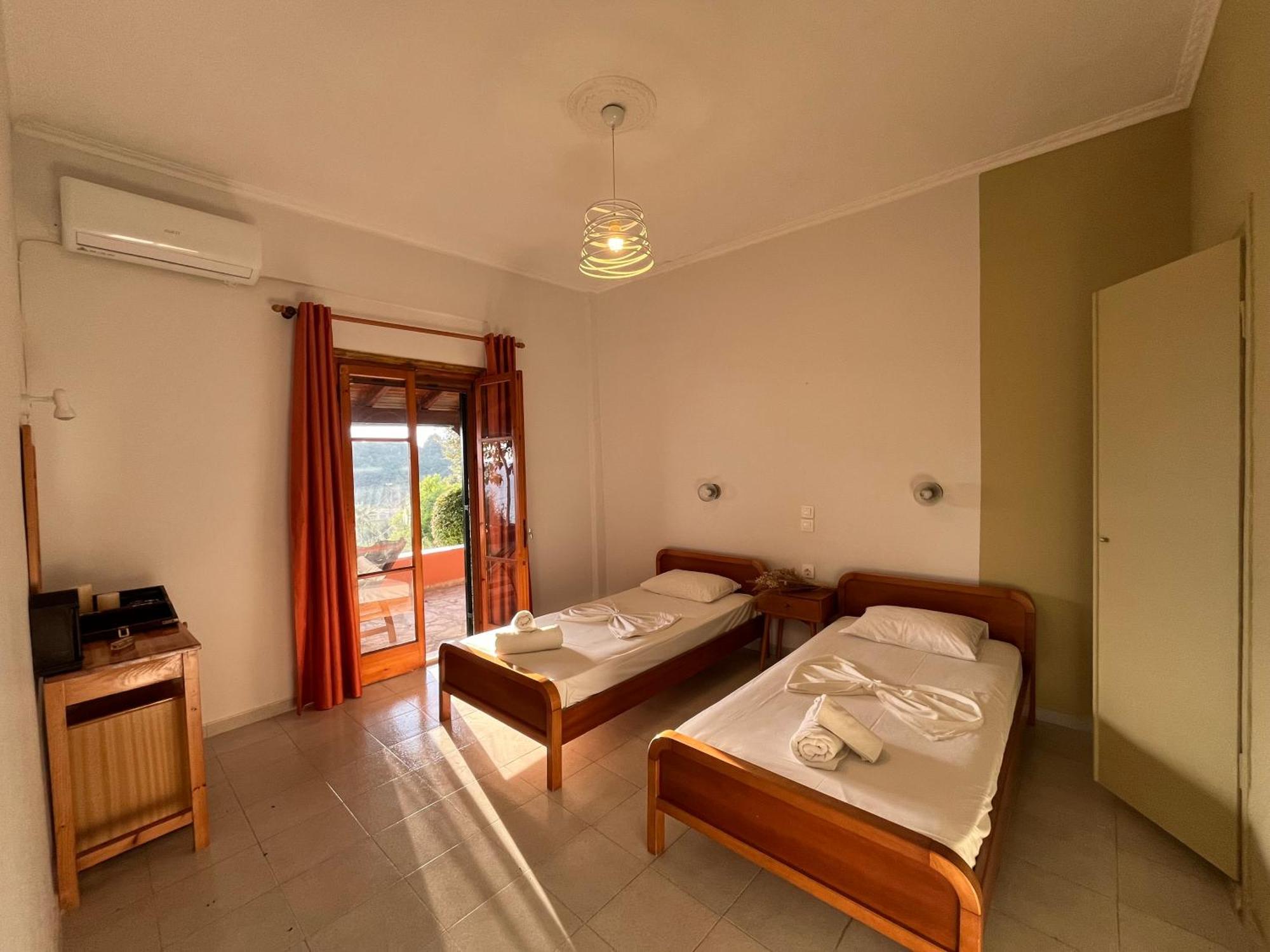 Papadatos Apts With Amazing View - 5Mins From The Beach Kontogialos Εξωτερικό φωτογραφία